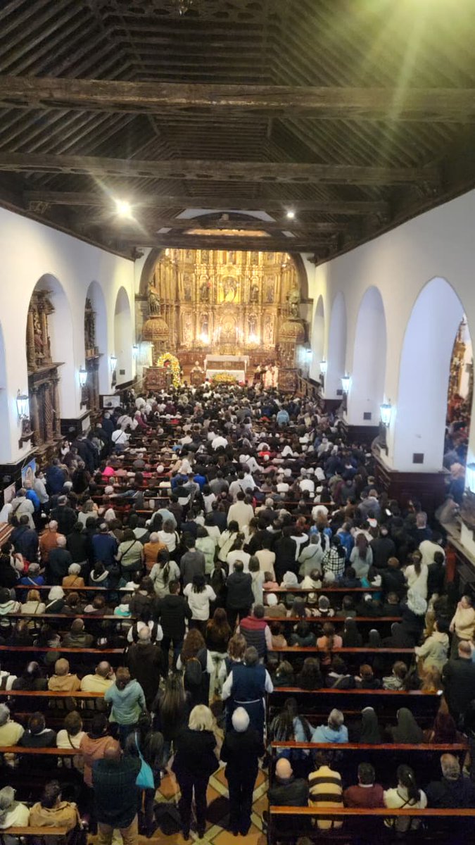 LaLectora14's tweet image. Sorprendente, la Iglesia Católica, el pueblo de Dios la tiene clara! Nos levantamos contra las blasfemias llenando las Iglesias