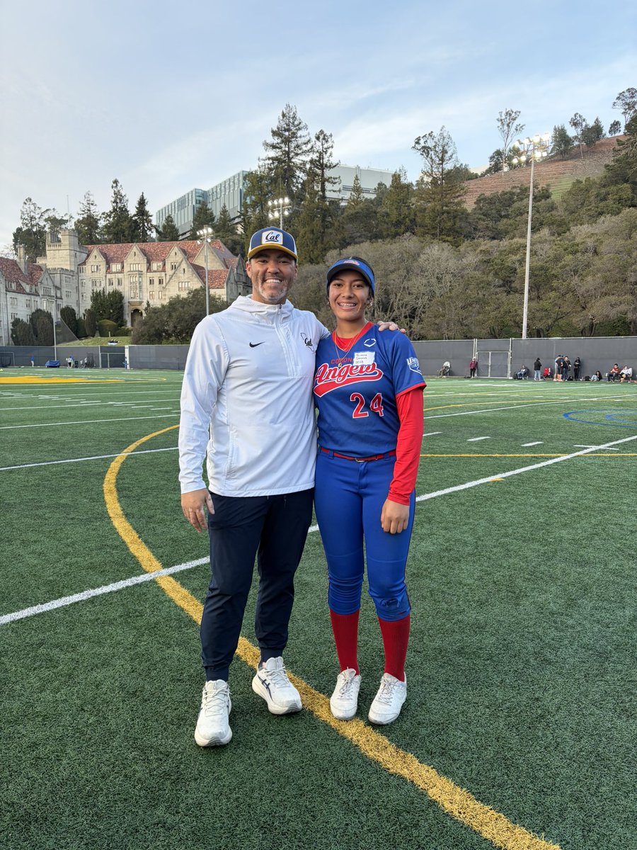 teuuaina's tweet photo. Thank you to Coach Singleton @CoachSingCal , Coach Gib, Coach C @CamilleCorona , and Coach Rex @CoachRexCal for allowing me to explore your campus and giving me a chance to see what it takes to be a Bear. Go Bears!!🐻💙@CalSB https://t.co/eUwzf5LDQt