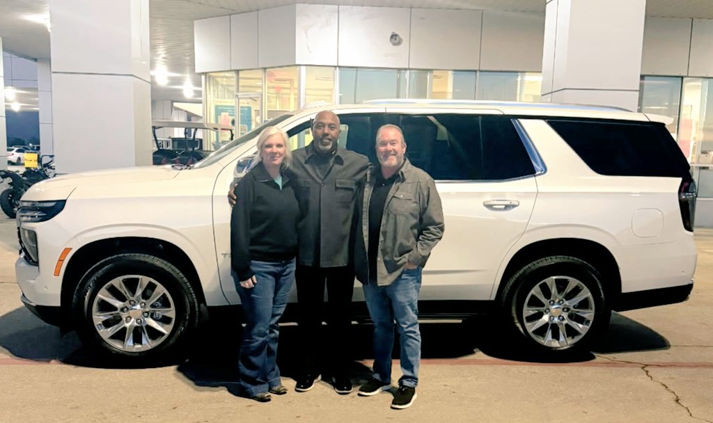 CoachPatmon's tweet image. Today was an honor! My 1st Coaching mentor. Helped me get my job coaching secondary@ DeSoto over 25 yrs ago.

Y'all enjoy every moment&amp;amp;mile in that new top-tier Tahoe Premier! Glad to help along the journey! Means a lot.

Extra special to work w/Coaches/educators&amp;amp;their families🤝