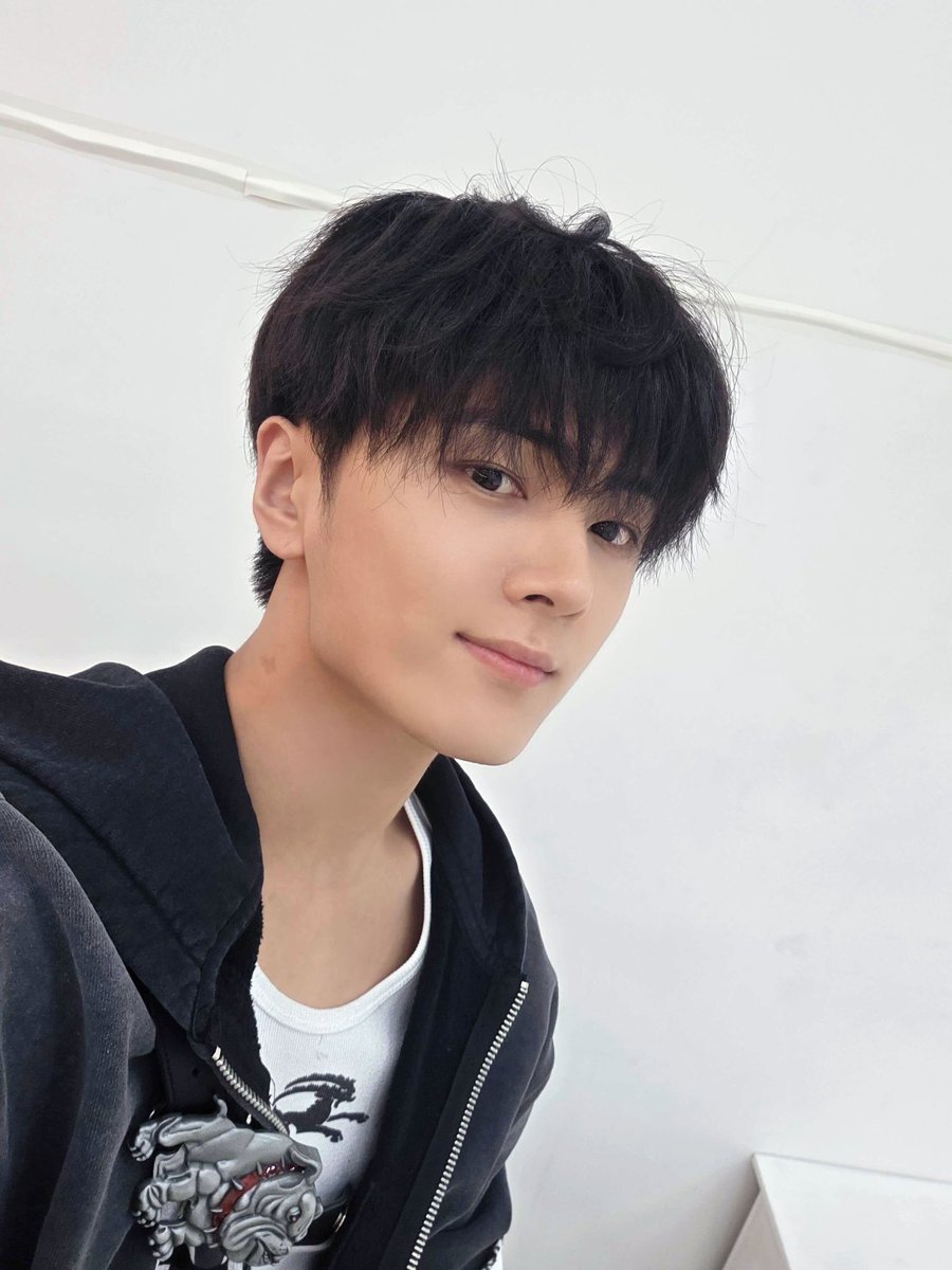 ❪ WEVERSE ❙ 260201 ❫ <a href="/ENHYPEN_members/">ENHYPEN</a>

Actualización de #JAY #제이
➨ 🧑

#ENHYPEN #엔하이픈
© ENHYPENPeru 🦋