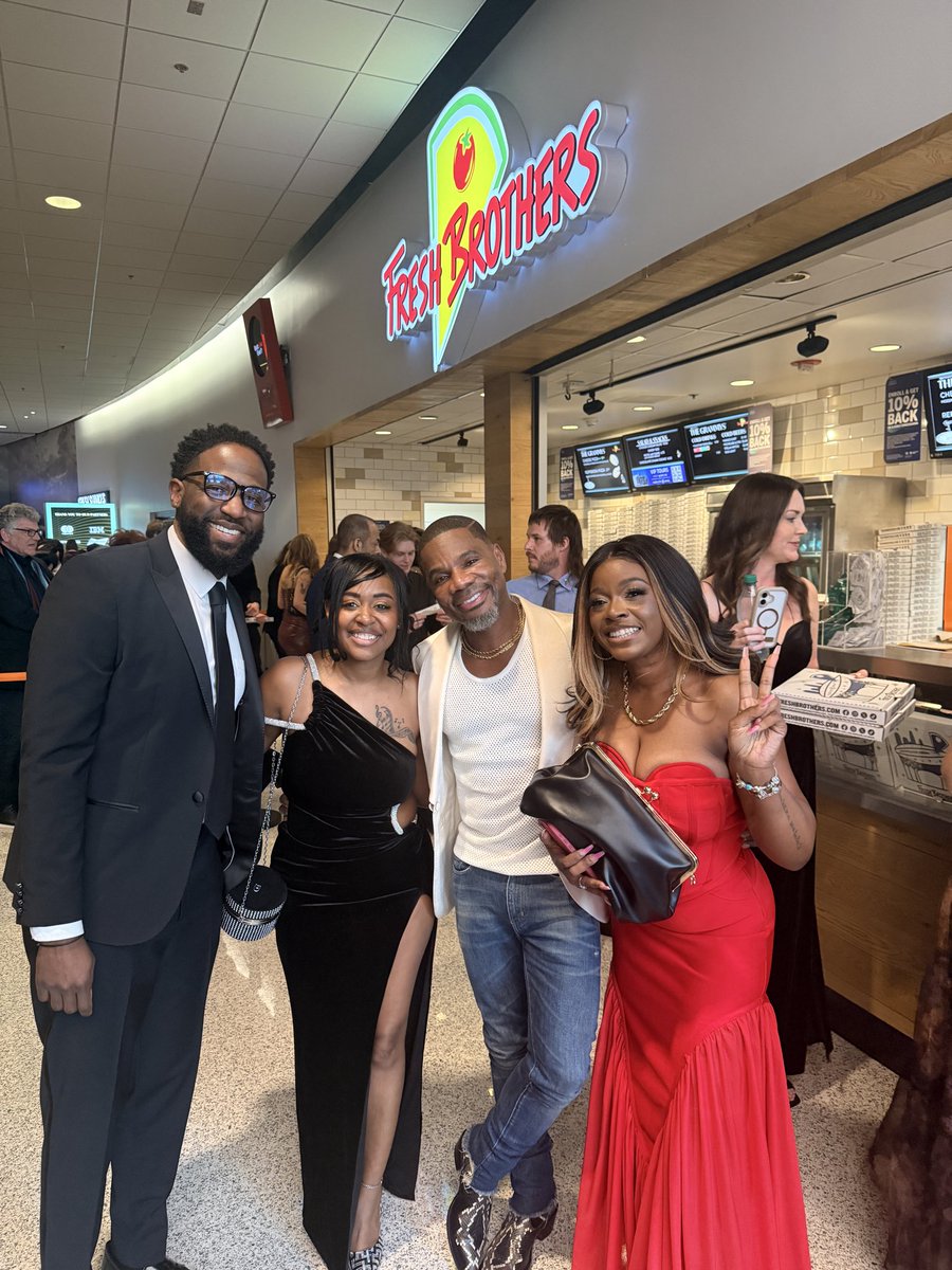 Sheri John💣 tweet media