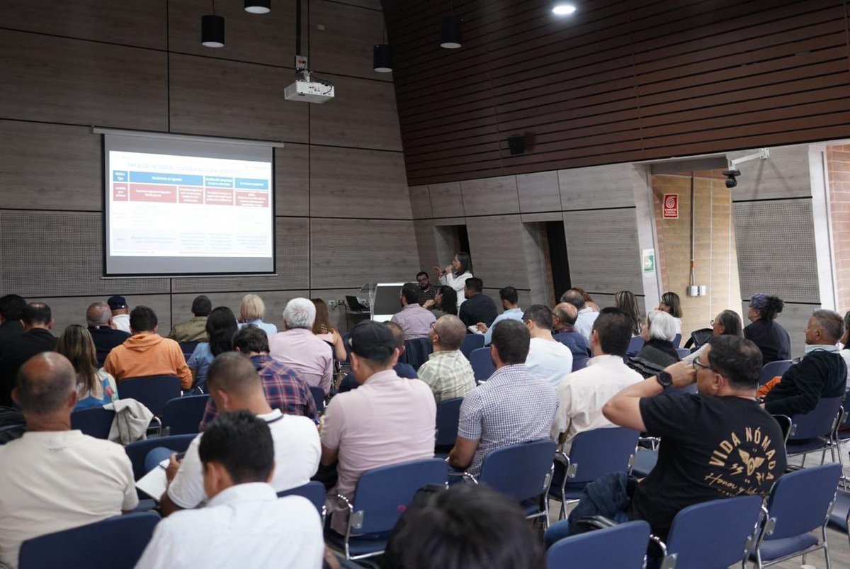 Este 2026 asumimos un gran reto: la Revisión General del POT. Inicia: .Taller de Transferencia de Conocimientos junto al Gabinete Municipal, CTP, UCO, Cámara de Comercio, UPB, Nutriceres, CMJ, víctimas, ediles, curadurías y concejales.Un ejercicio serio para planificar la ciudad