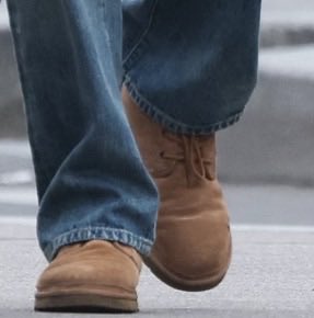 ra1nn_n's tweet photo. @metgalacrave Shoes? @people https://t.co/B97koNW8ad