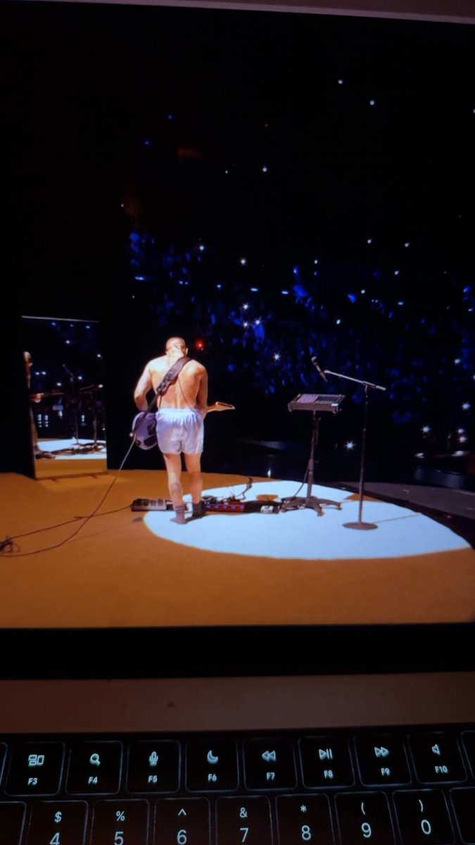 so twenty one pilots get blacklisted from the Grammys because they go onto stage with their underwear, but Justin Bieber can do it and it’s fine?
#grammys #twentyonepilots