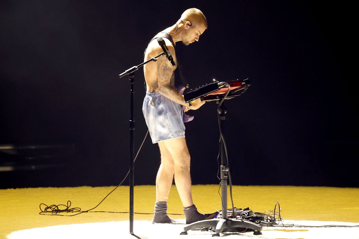 Justin Bieber performing “YUKON” shirtless tonight at the #GRAMMYs.