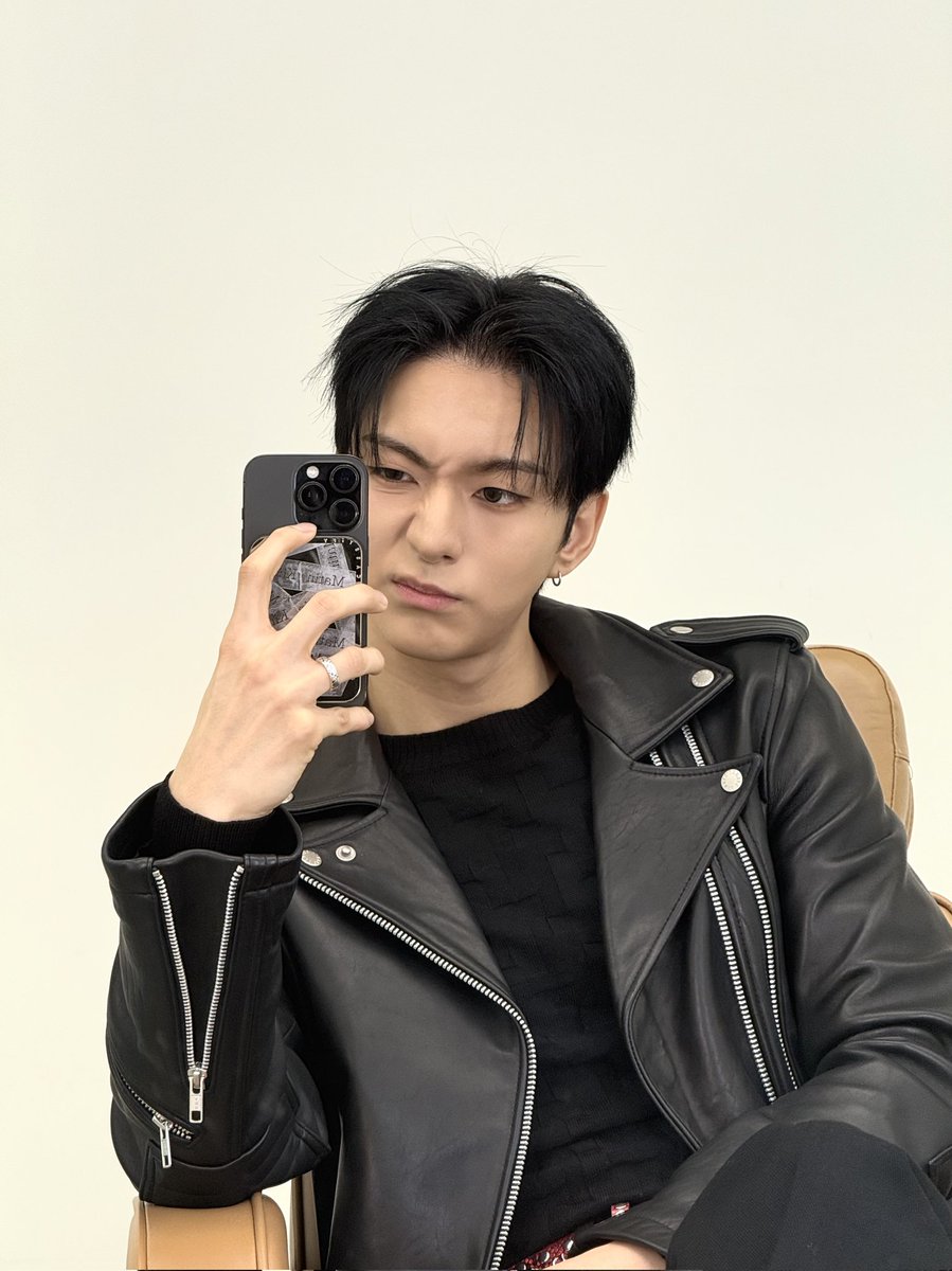 월요일 화이팅💜