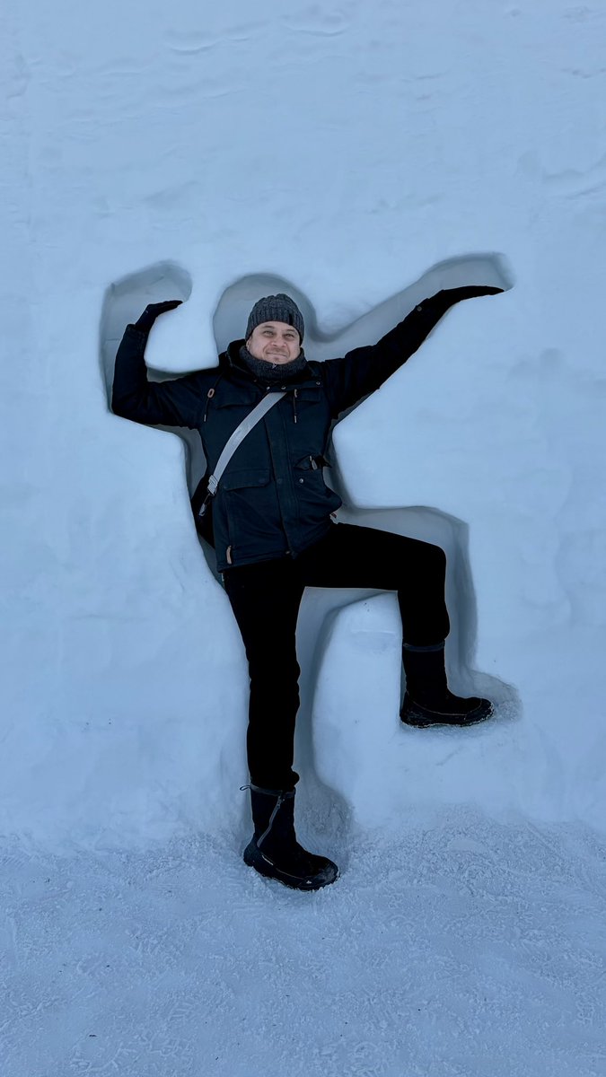 ernie_qs's tweet photo. Festival de invierno “Bal de neige”, 2026. Me encantó. 
#Canada #Québec #Gatineau #BalDeNeige #Winterlude #LoveIsLove #LGBTQ #GayGuy https://t.co/2HoIsRQOVU