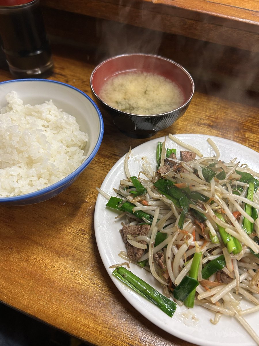 美容室の後に定食屋
恵比寿のこづち
レバニラ炒め定食