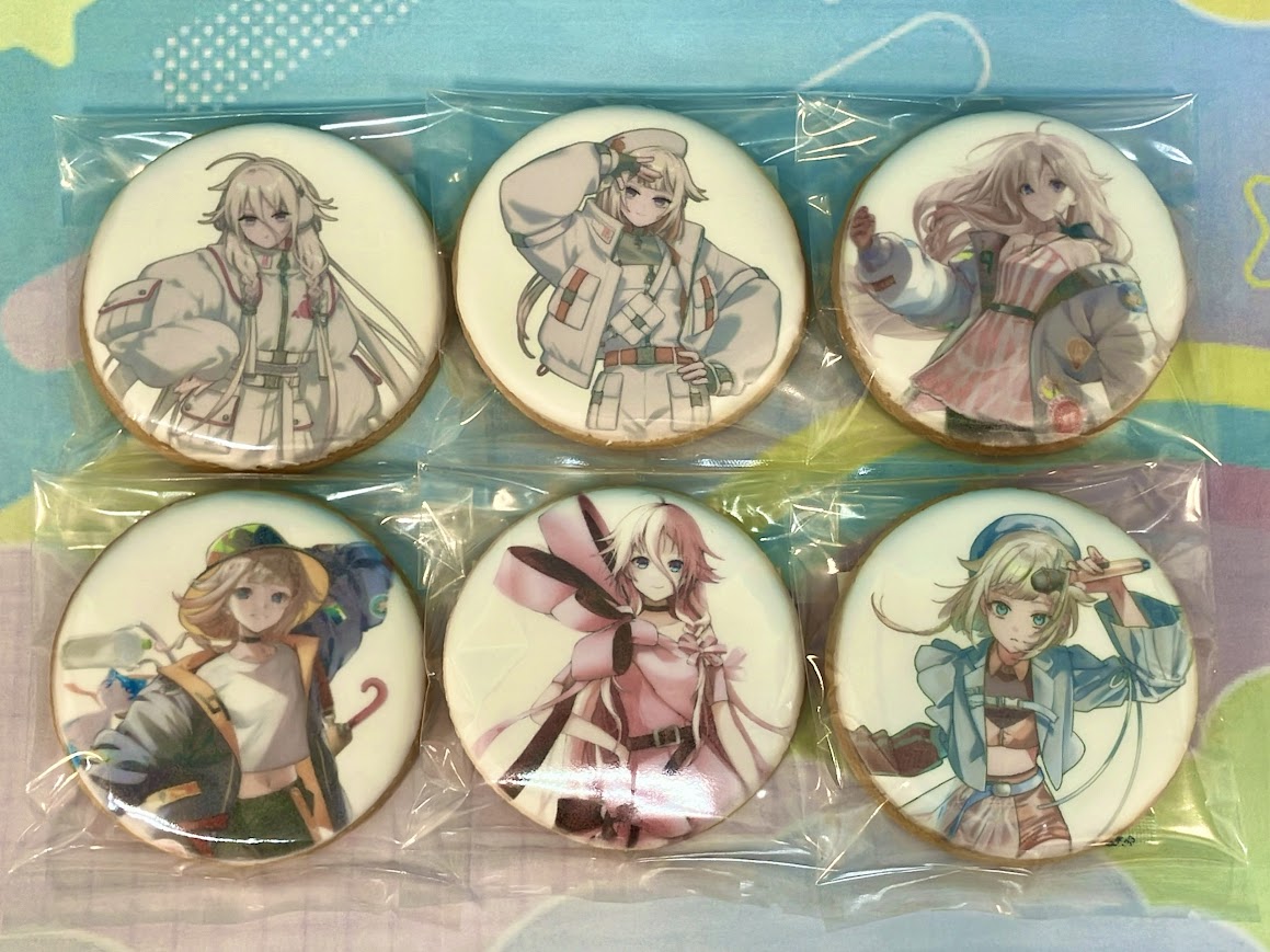 【#グラッテ 担当より】

只今グラッテでは『IA/OИE Anniversary 2026 × Gratte』コラボ開催中🩷🧡

グラッテ・クッキーは全6種類☕️🍪
ご注文1点毎に、有償特典アクリルコースターをランダムでご購入いただけます👀✨

この機会をお見逃しなく🎤