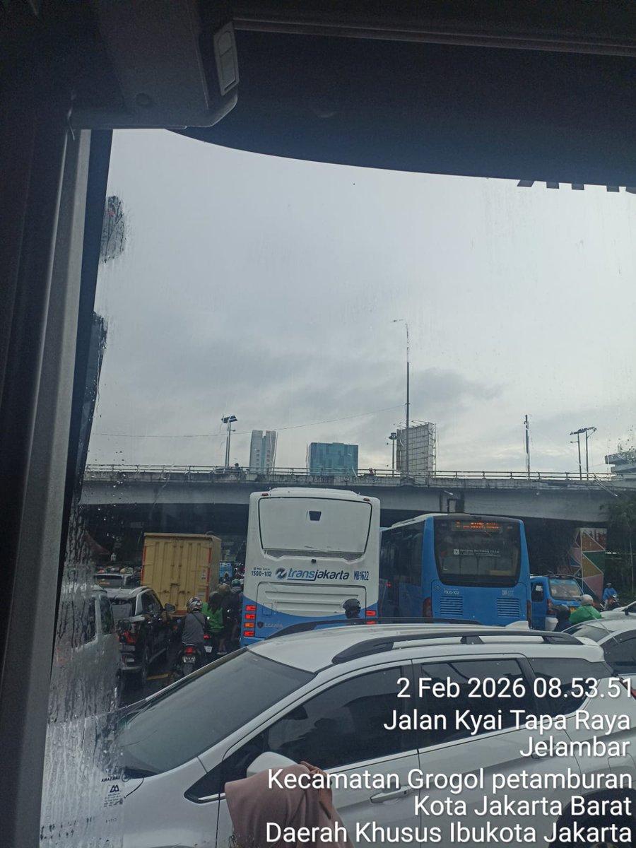 PT_Transjakarta's tweet image. #INFOTRANSJAKARTA | Koridor 3, 8 Rute 2A, 3F, 3H, 8A, 9E mengalami keterlambatan kedatangan bus dikarenakan adanya kepadatan lalu lintas di sekitar halte Jelambar. Mohon maaf atas ketidaknyamanannya. Pantau informasi terkini layanan Transjakarta melalui X pt_transjakarta,…