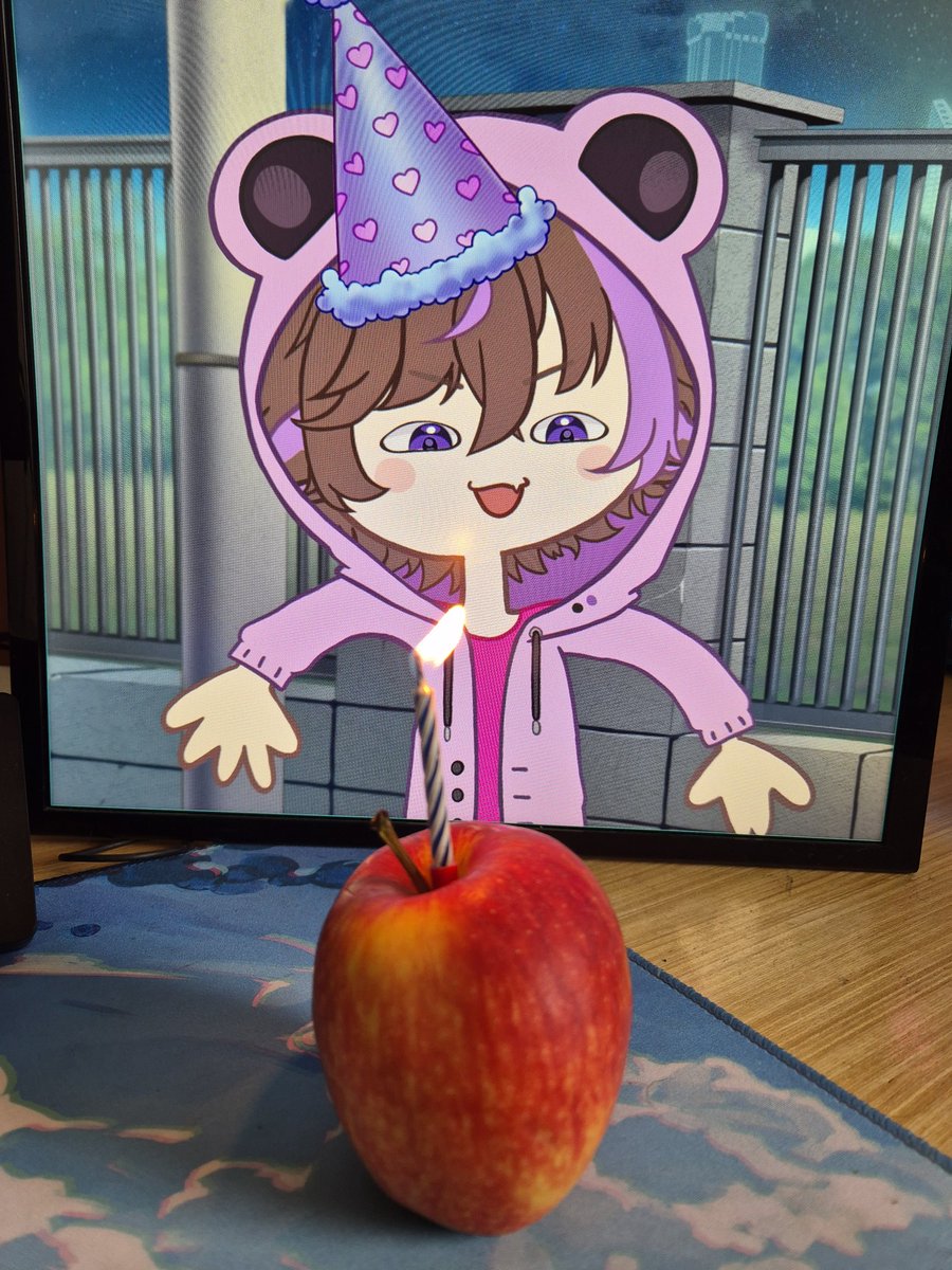Happy bday to me 🥳 🍎