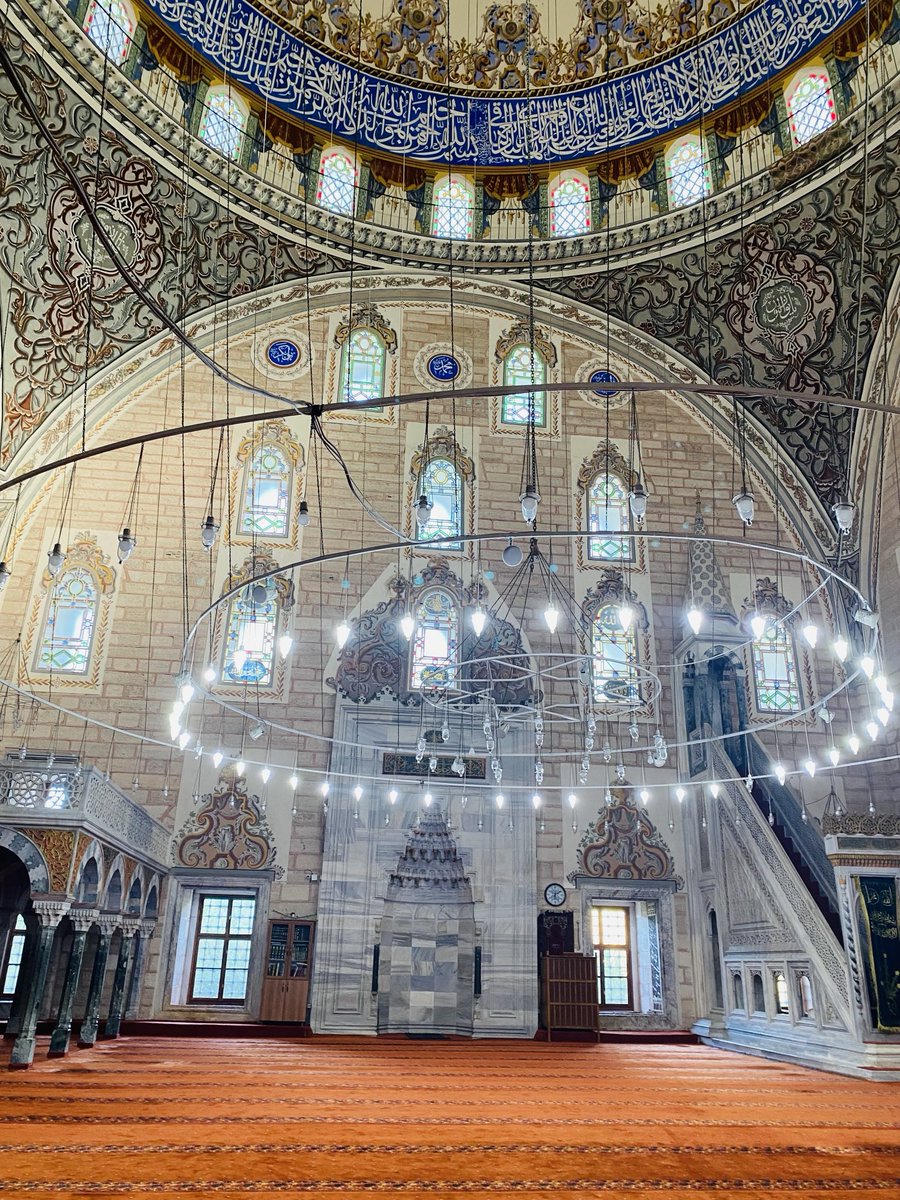 "Allahım! Sen affedicisin, affetmeyi seversin; Bizleri de affet"

Berat Kandilimiz Mübarek Olsun 

#beratkandili