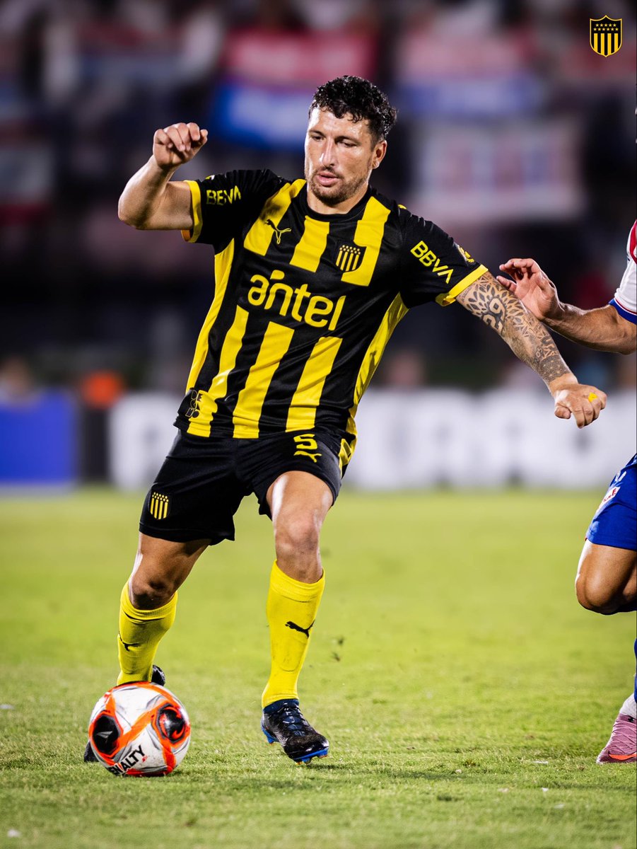 Corrió los 120 minutos y picó el penal, cinta de capitán.