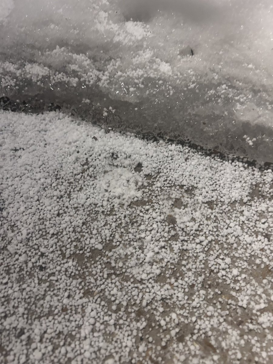 Davis_MatthewJ's tweet photo. I feel like there is a name for this @ryanvaughan, not really sleet but not really snow either?? Seems softer than sleet but still has a bounce to it. Graupel?? #arwx https://t.co/VY9eENvWJE