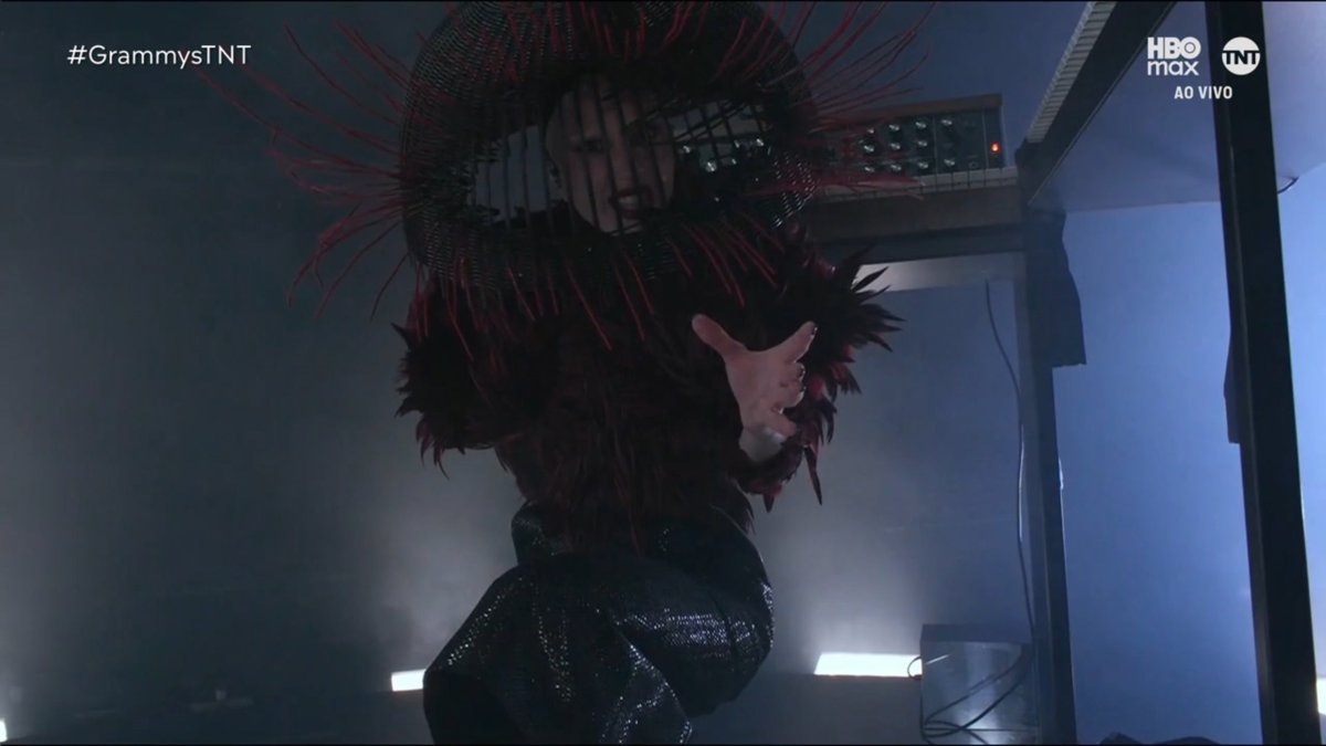 bchartsnet's tweet image. LADY GAGA ARTISTA APRESENTANDO UMA PERFORMANCE INOVADORA DE ABRACADABRA #GRAMMYs