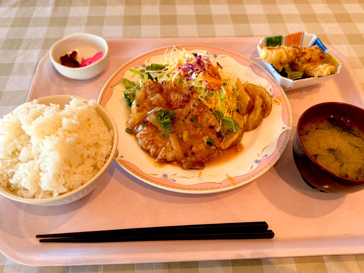 しょくどうめし。