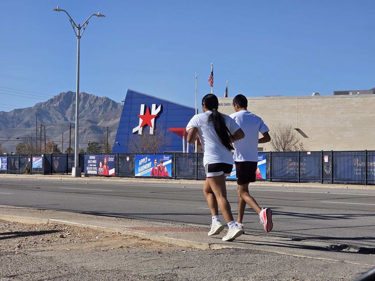 azulpeter's tweet photo. Michael and Ruby training together. Ruby’s first 10K run in almost two years. https://t.co/03wAh0FP3K