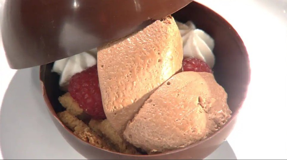 今夜(2/2)10時~NHKEテレで #グレーテルのかまど オンエア🎶 歌人 #俵万智 の恋愛歌集 #チョコレート革命 のお話｡ヘンゼルは革命的チョコスイーツに挑戦！👊 #瀬戸康史 #キムラ緑子 #辻調