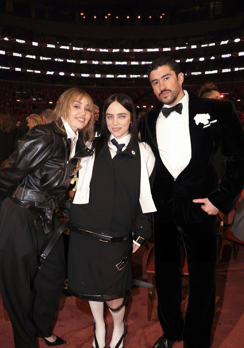 musictrendscol's tweet image. Miley Cyrus, Billie Eilish y Bad Bunny juntos esta noche en los #GRAMMYs