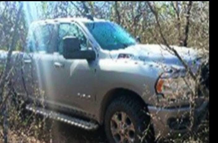 FuriaNegra77's tweet photo. 📍 #Tamaulipas: En operativo conjunto entre @SEDENAmx, @GN_MEXICO_ y la @FGJ_Tam en #Comales, municipio de #Camargo, se logró la detención de 4.
Resultados:
✅ 4 detenidos
✅ 4 vehículos asegurados (1 blindado)
✅ Cargadores y múltiples cartuchos https://t.co/OVWfgioHrS