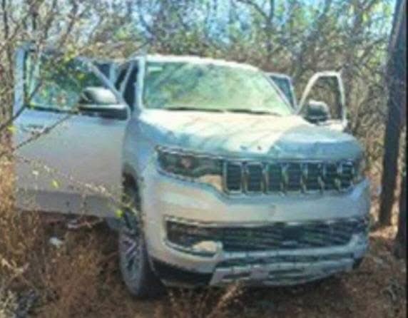 FuriaNegra77's tweet photo. 📍 #Tamaulipas: En operativo conjunto entre @SEDENAmx, @GN_MEXICO_ y la @FGJ_Tam en #Comales, municipio de #Camargo, se logró la detención de 4.
Resultados:
✅ 4 detenidos
✅ 4 vehículos asegurados (1 blindado)
✅ Cargadores y múltiples cartuchos https://t.co/OVWfgioHrS