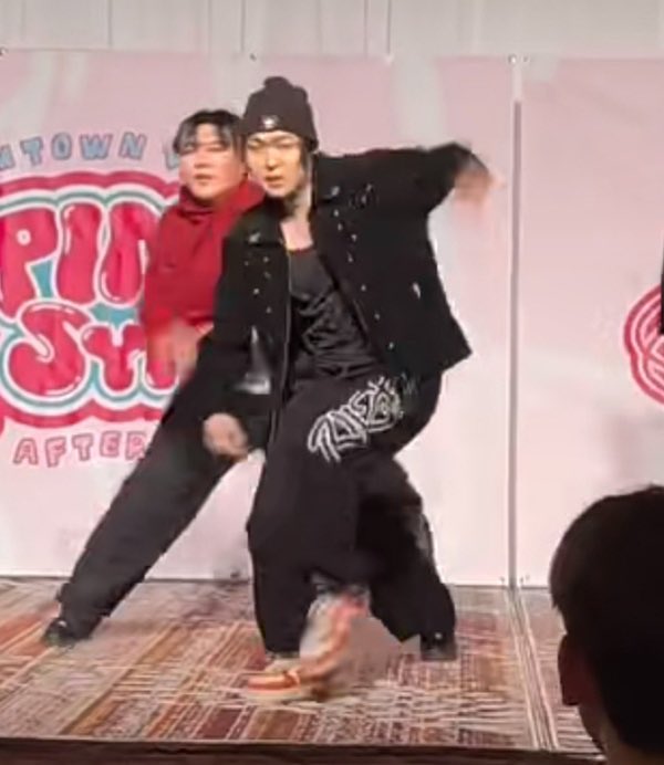 booburries's tweet image. อันนี้พี่ก็เหมือนเกิน เล่นเอายันปอยผมข้าง ๆ 5555555555555525