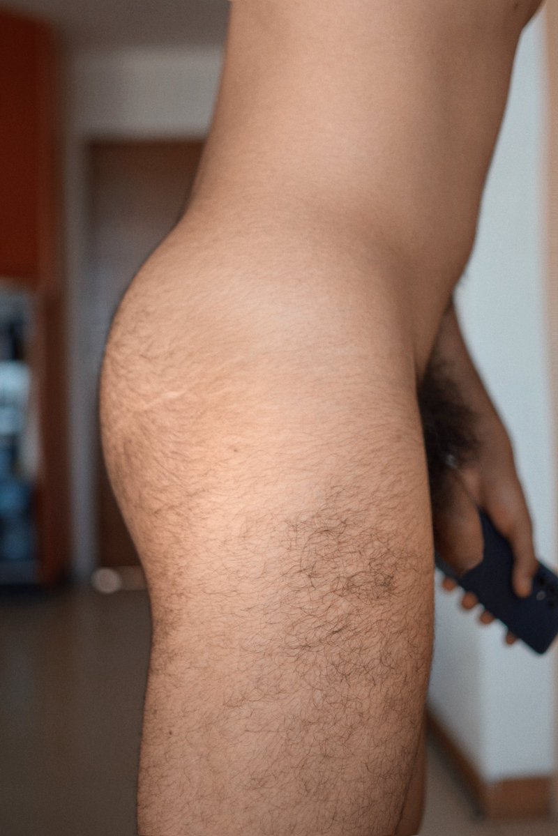 Para mí el cuerpo de un vatito así al natural me parece taaaaaan sexy… 🤤

Me encantó hacerle fotos de cada detalle del cuerpo de <a href="/Alexxxdh7/">Alex</a> 😏

No me dejará mentir que me la pasaba tocándolo 😅

🔥🔥 Telegram? 🥵