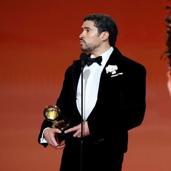 AccessBadBunny's tweet photo. Bad Bunny accepts the "Best Música Urbana Album" award at the #GRAMMYs . https://t.co/CEdE2LFLw3