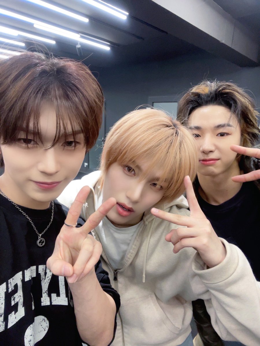 inthe_x_project's tweet image. [📷] 𝑰𝑵𝑻𝑯𝑬 𝑿 𝒑𝒓𝒐𝒋𝒆𝒄𝒕 #MS81S21

원준아! 컴백 축하해!
오랜만에 만나서 정말 기뻤어☺️
새로운 모습 볼 수 있어서 너무 기대돼!
항상 응원하고 있으니까, 너무 무리하지 말고 몸 잘 챙기면서 활동도 파이팅😾👍

#MASATO #마사토
#INTHE_X #인더엑스
#INTHE_X_project #인더엑스프로젝트…