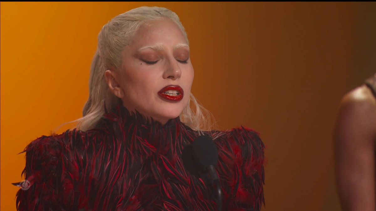 RDTLadyGaga's tweet image. #GRAMMYs