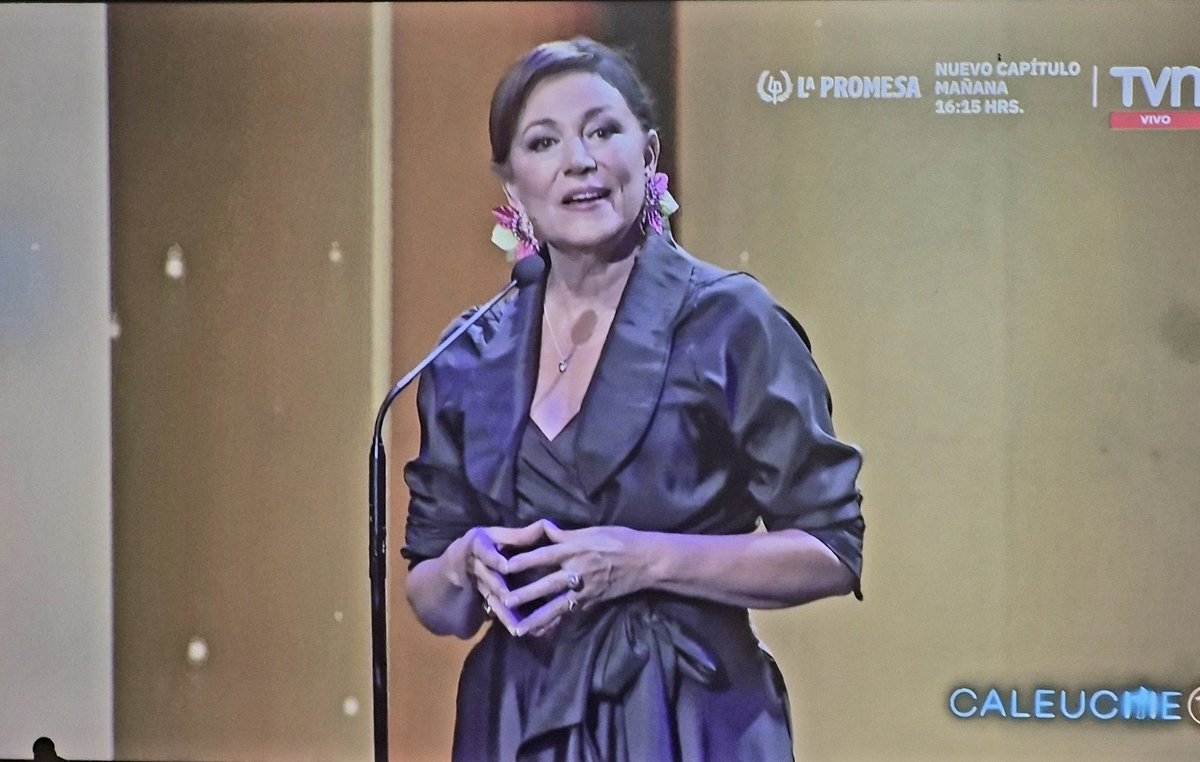 Esperanza Silva de Chileactores en 10° versión Premios Caleuche hizo un macizo discurso de defensa de los derechos de los trabajadores de la cultura: actores y actrices. "Nuestro trabajo vale" !!! Regulación de IA, pago a actores de plataformas, no a los abusos de la industria ,