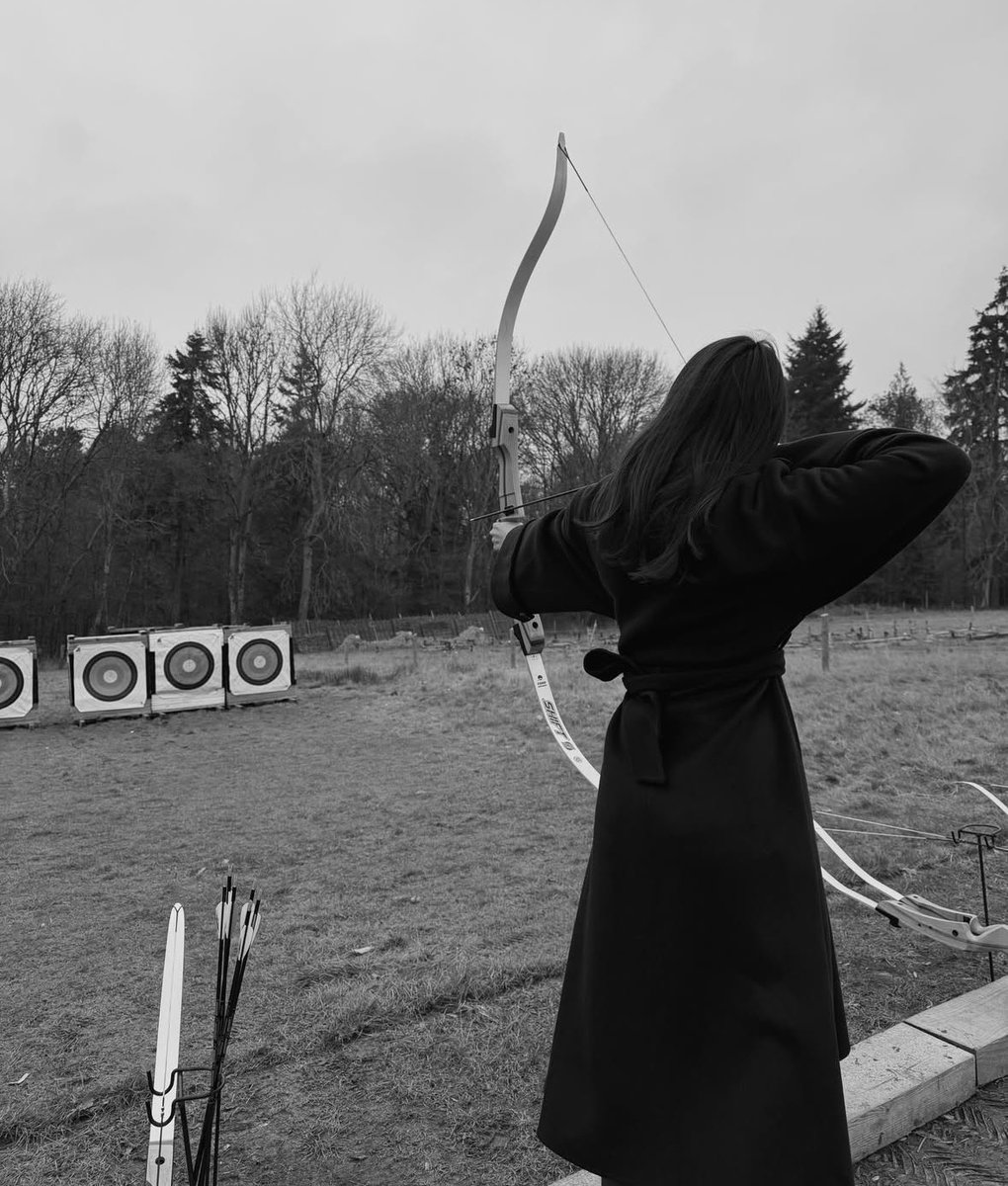 𝓑asilissa tweet media