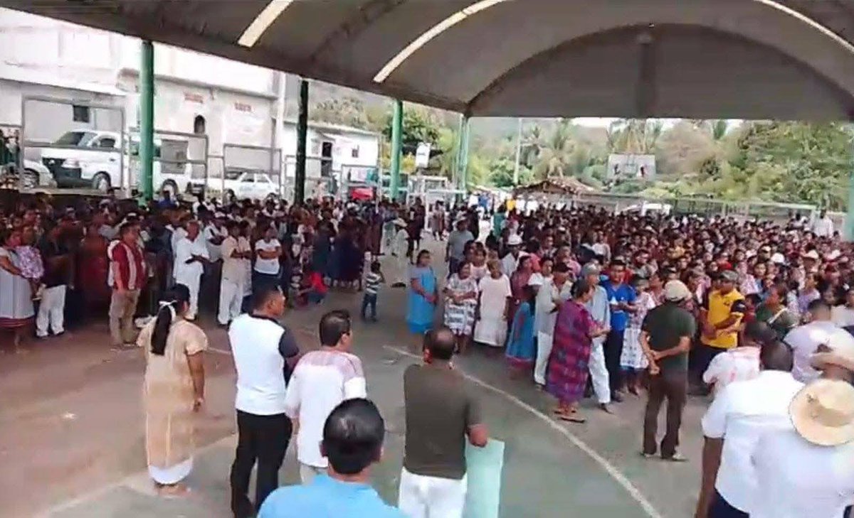 GARCIPAVON's tweet image. #URGENTE PIERDE MORENA UNA DE LAS COMISARIAS MAS GRANDE DEL MUNICIPIO DE OMETEPEC.
Ometepec, Guerrero a 01 de febrero del 2026 una de las comunidades más grande del municipio de Ometepec pierde la elección de comisario municipal ganando por 726 la planilla del pueblo contra la…