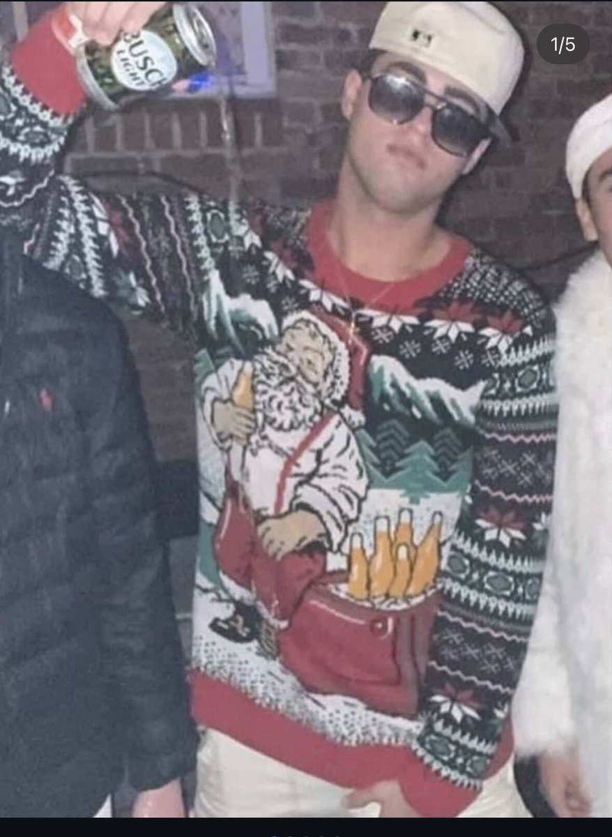 Shoeless tweet media