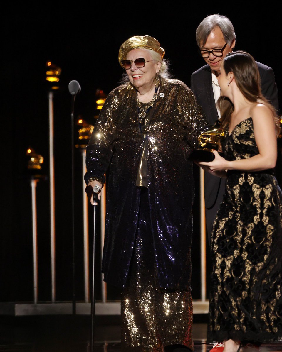 Joni Mitchell tweet media