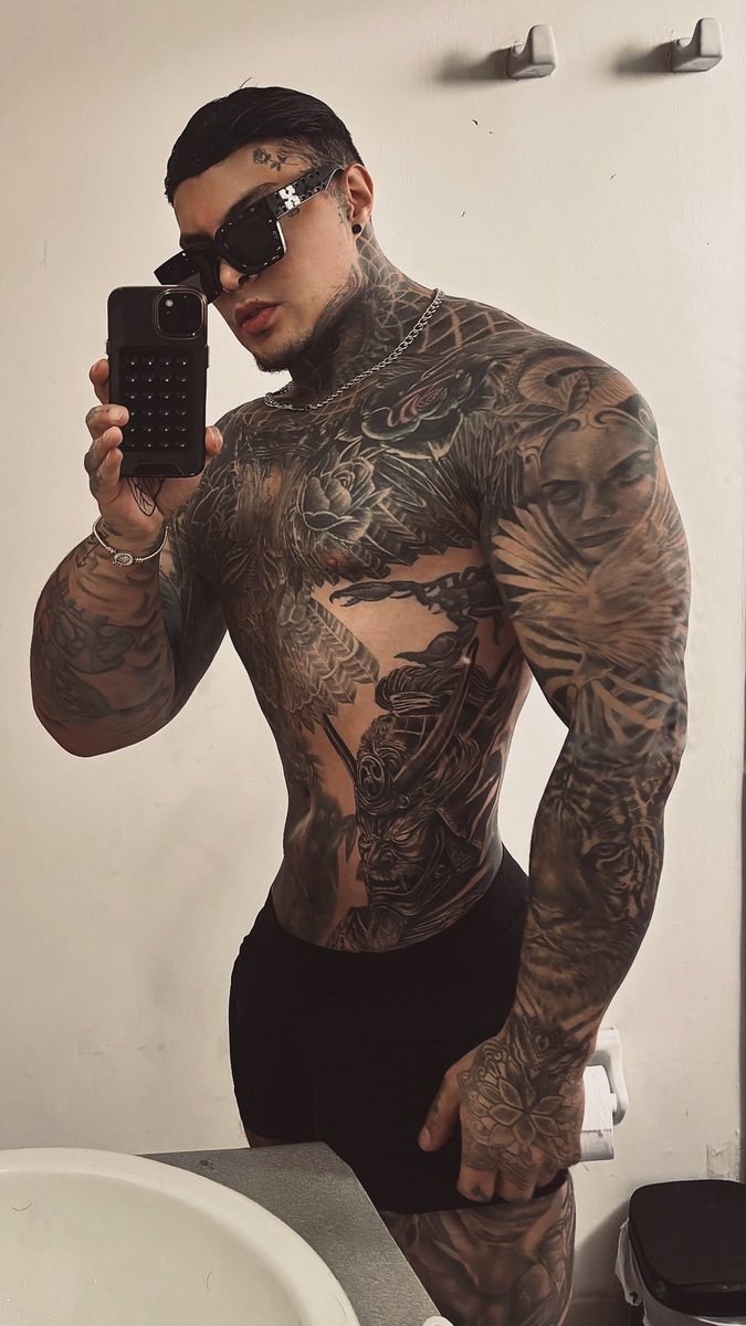 Angelo Vecker (@angelo_vecker) on Twitter photo 