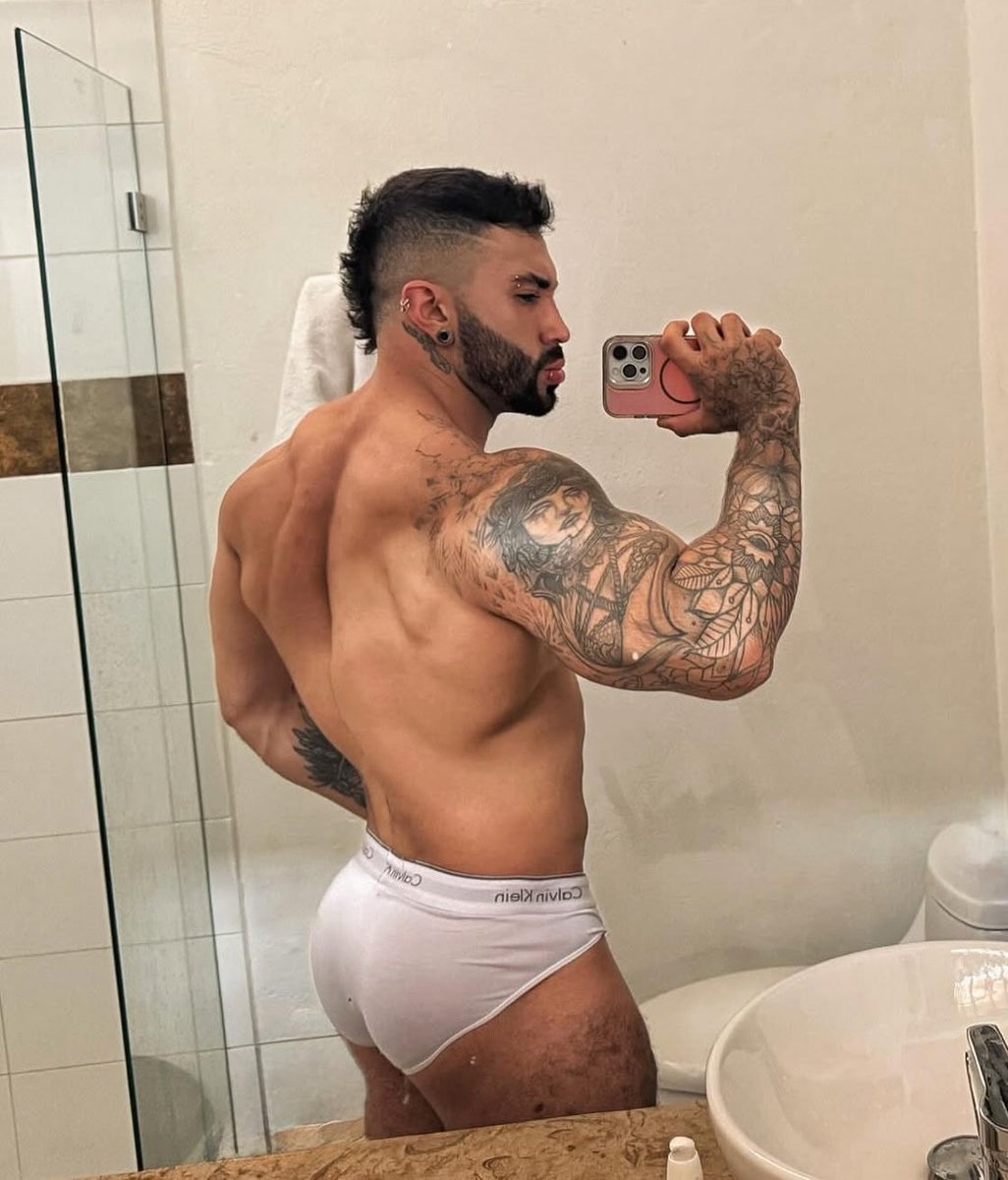 Danfe09's tweet photo. Venga y me los baja con la boca😈🥵
RT https://t.co/FLUZ0er3VO