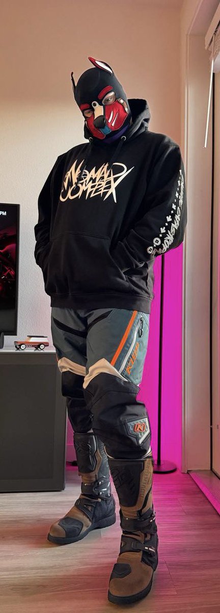 grumpyacebear's tweet image. Someone wanted to put on dad’s moto gear anddddd 🥵

🏍️🐾 @LuckyDerggy