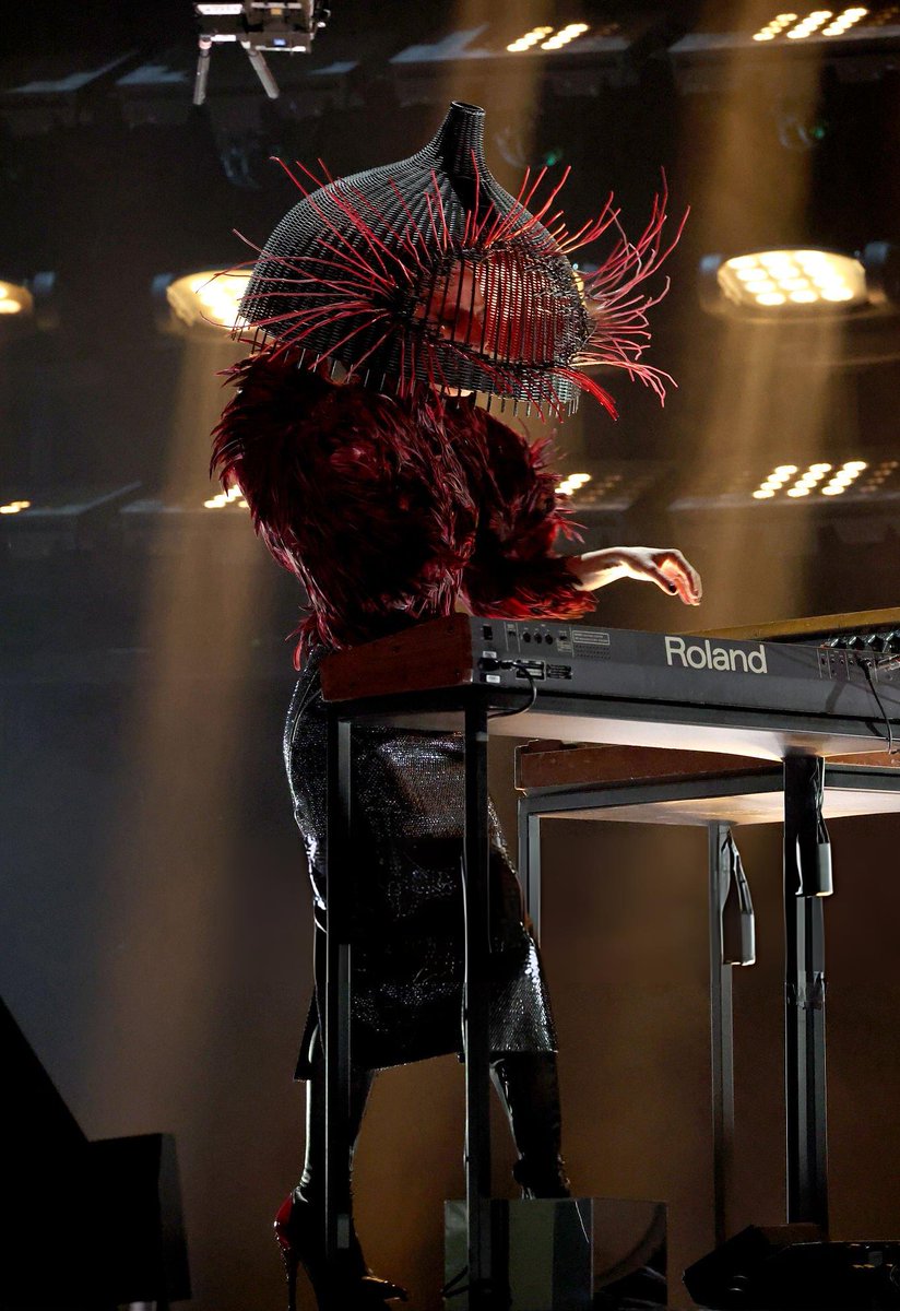 itgirlbackup's tweet photo. Lady Gaga performing at the #GRAMMYs2026 in Alexander McQueen aw09🩸 https://t.co/QD2Ya7jSrX