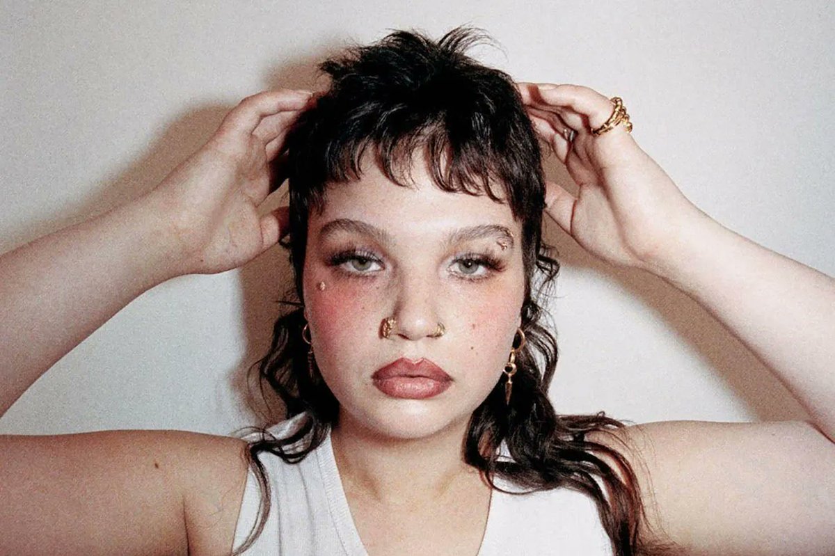 SpillHub's tweet photo. 🏆Best Pop Solo Performance goes to **Lola Young — Messy** #GRAMMYs https://t.co/1HSZfjiMmp