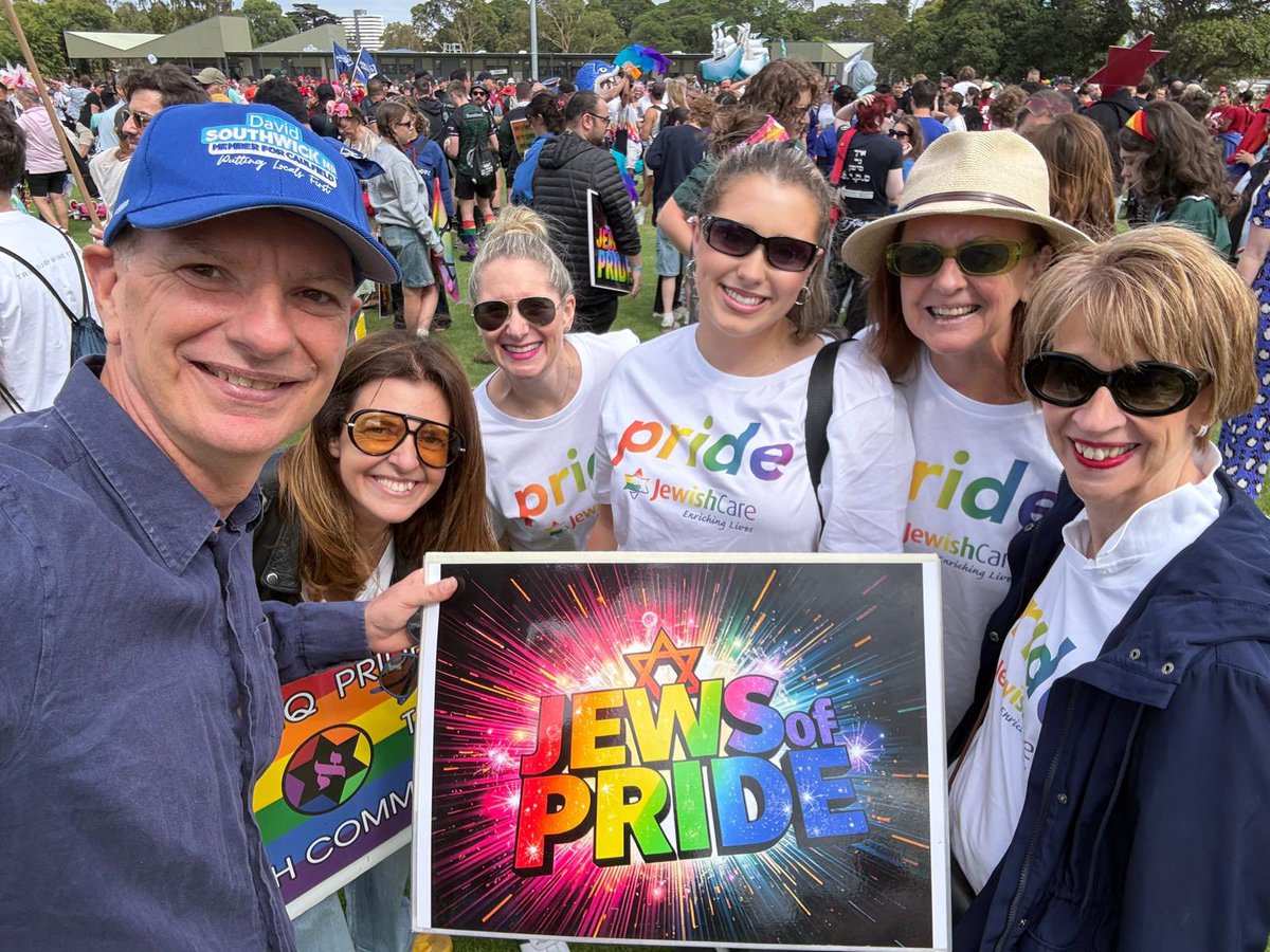 senatorbabet's tweet image. Remember when the Liberal Party were seen as strong economic managers? Prudent. Responsible. Able to balance a budget and rein in the cost of living. Now they’re as woke as it gets. 

Here is the leader and deputy leader of the Victorian Liberal party marching at Midsumma…