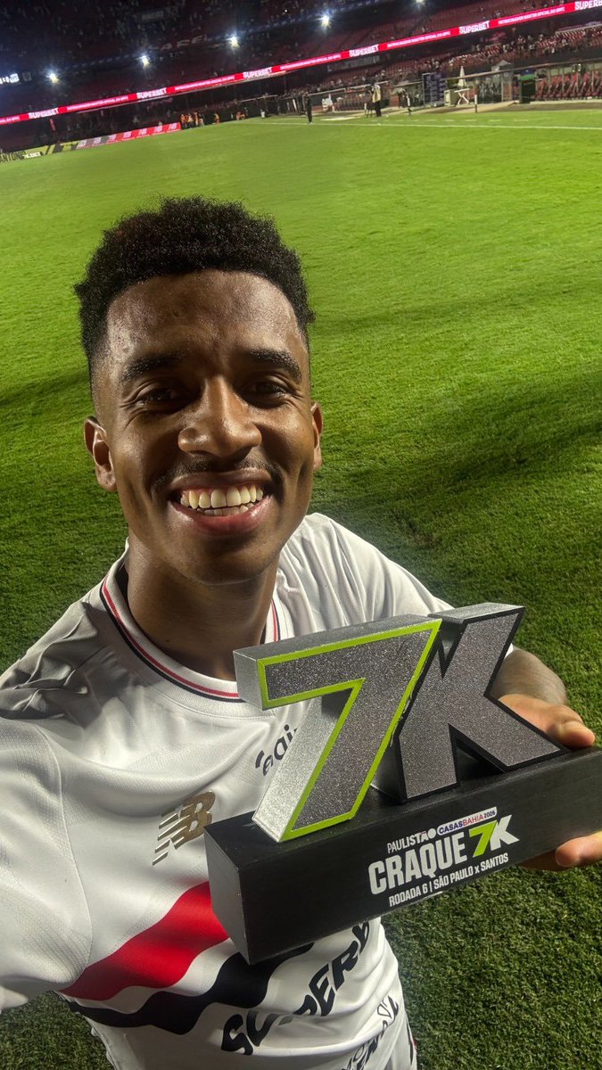 somosaopaulinos's tweet image. Na entrevista pro SPFC 😃
Na entrevista pra Record 😃
Recebendo o prêmio 😃

Marcos Antônio feliz...