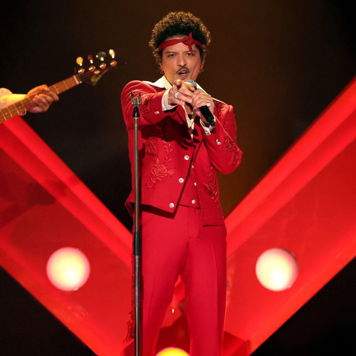 marschives's tweet photo. 📸 Bruno Mars performs ‘I Just Might’, live, for the first time ever at the Annual 68th GRAMMY Awards (2026) 

© Kevin Winter, Getty
#GRAMMYs
#GRAMMYs2026 https://t.co/pmYtYtlauH