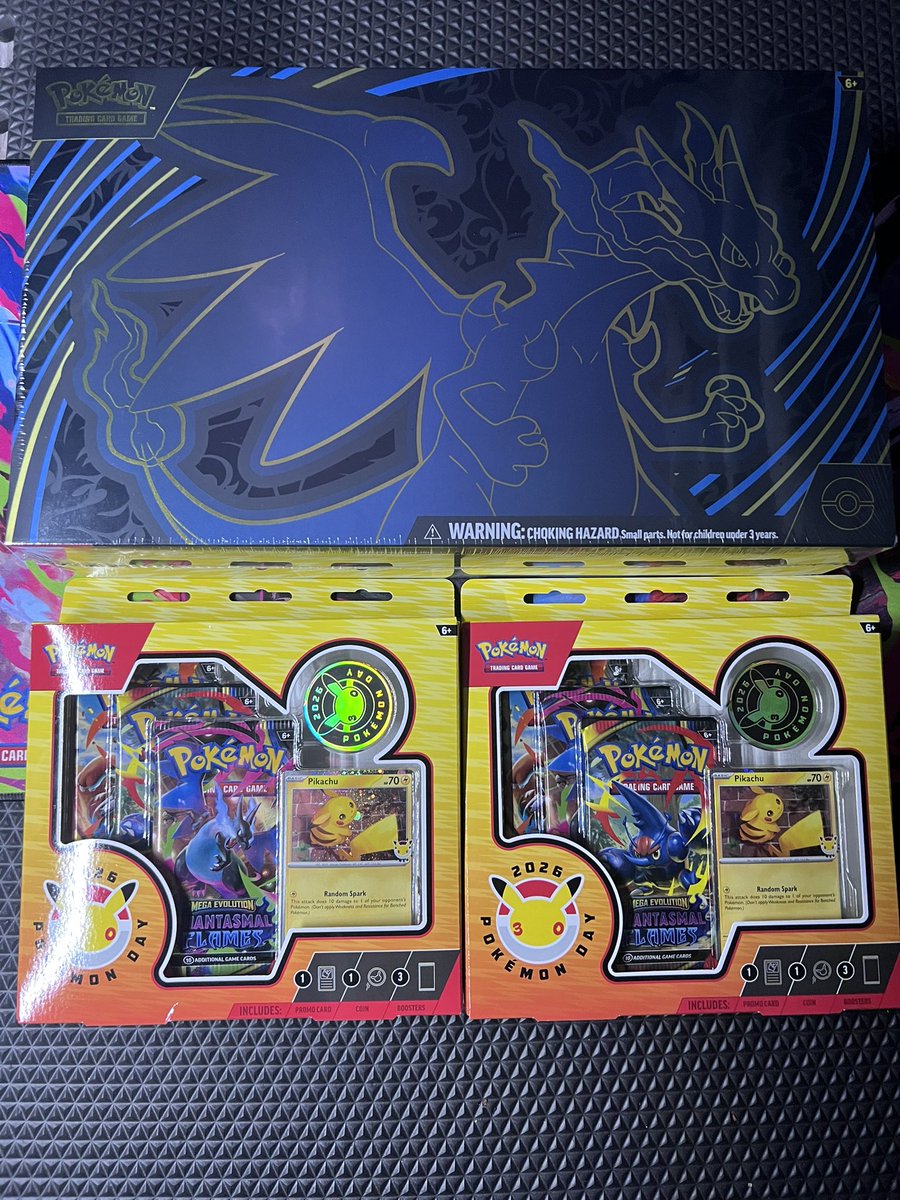 J3TZ_'s tweet photo. About to rip this because it’s Sunday and I want to start the week depressed. Seriously, has anyone gotten a hit from the MegaZard UPC?! Haha #Pokemon https://t.co/8daHUkn7P8