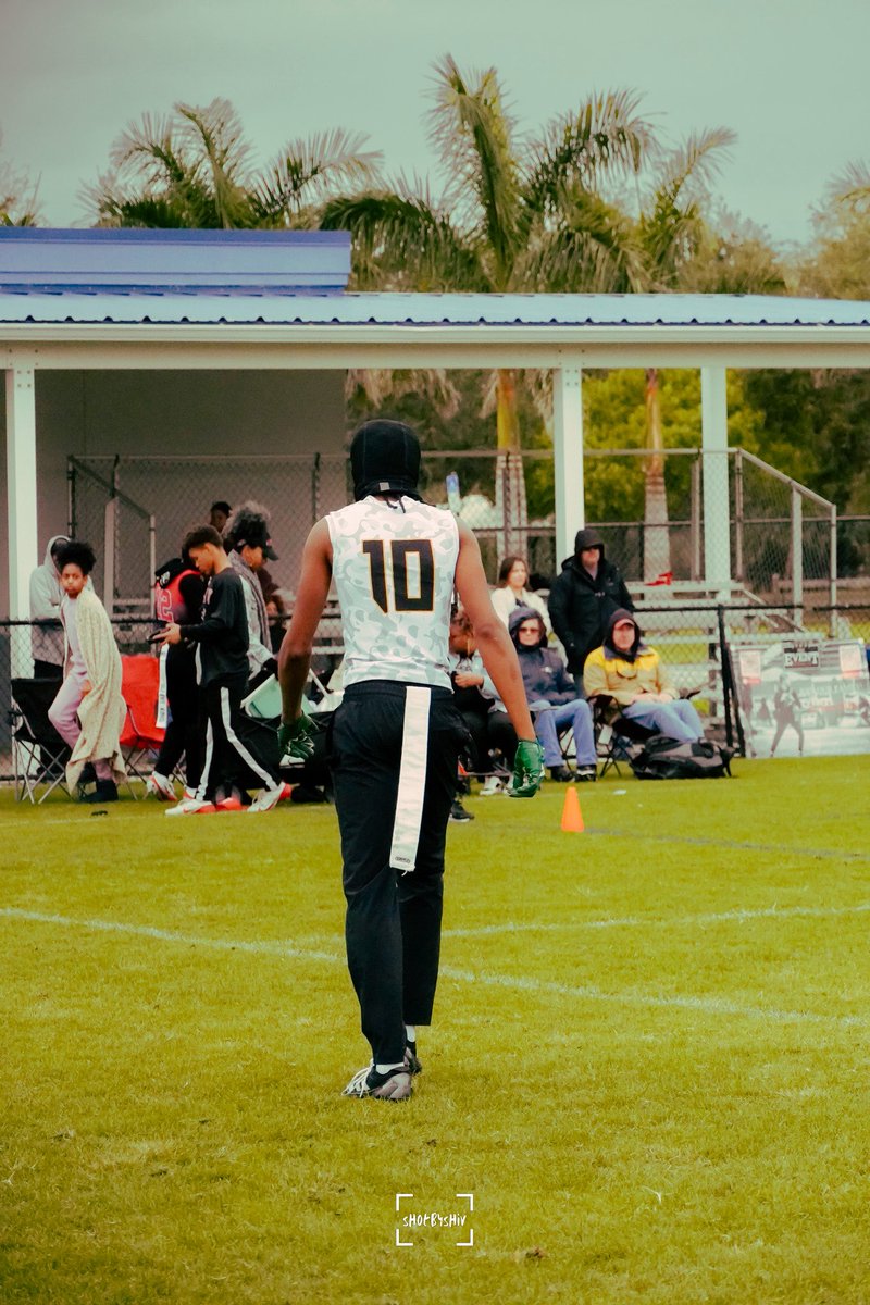Trevion_d21's tweet photo. offseason work 
#changetheperspective https://t.co/uhB8Lmw2dP