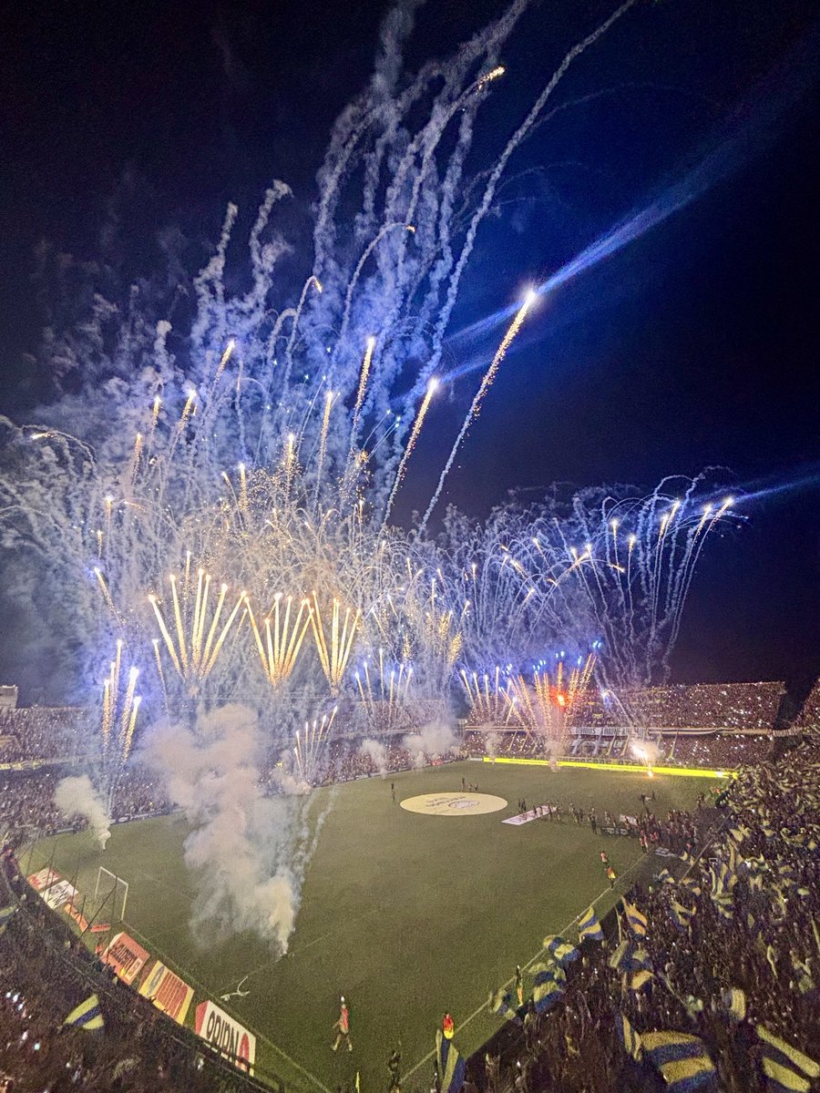Futboltotal014's tweet photo. Nuestra fiesta siempre https://t.co/6dIprQhd5d