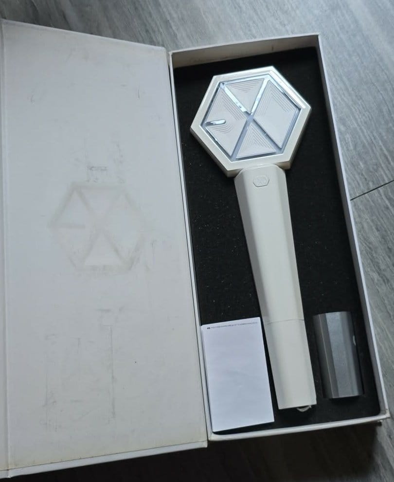 Wts official lightstick 
Baemon babymonster 250k no box
Lightstick enhypen ver1 v1 250k
NCT v1 280k
Exo v1 300k

Exc all boleh cod and split only 
🚫not for sensitive buyer

Tag. Wts wtt wtb ls lightstick eribong engenebong adudubong