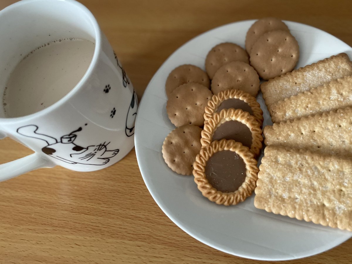 酒？馬鹿
アフターヌーンティー？神