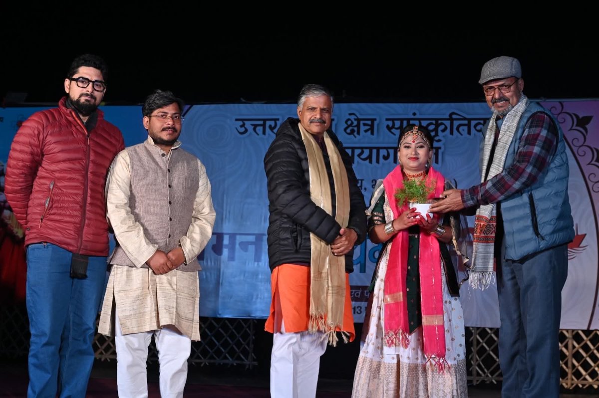 iVikrantK's tweet photo. प्रयागराज । NCZCC एवं संस्कार भारती के संयुक्त तत्वावधान में आयोजित सांस्कृतिक महोत्सव “ चलो मन गंगा यमुना तीर “ के उद्घाटन समारोह में अतिथि के रूप में सहभागी होने का अवसर मिला । 
धन्यवाद निदेशक श्री सुदेश शर्मा जी उपनिदेशक श्री मुकेश उपाध्याय जी
#maghmela2026
#BVP https://t.co/wNtlEmzYcd