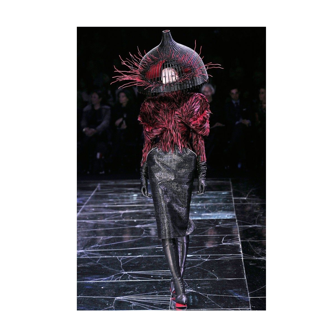 lamaisongaga_'s tweet photo. Lady Gaga gave a rock rendition of 'Abracadabra' at the Grammys, wearing a total look from @McQueen's archival Fall/Winter 2009 "Horn of Plenty" collection with headpiece made by #PhilipTreacy! https://t.co/mnkmWAaZP4